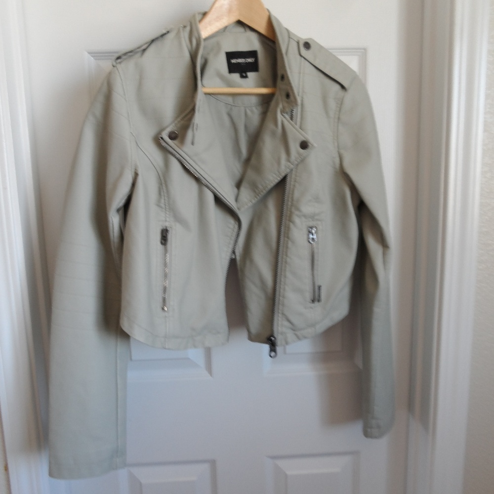 Members Only High-Lo Jacket - Picture 4 of 5